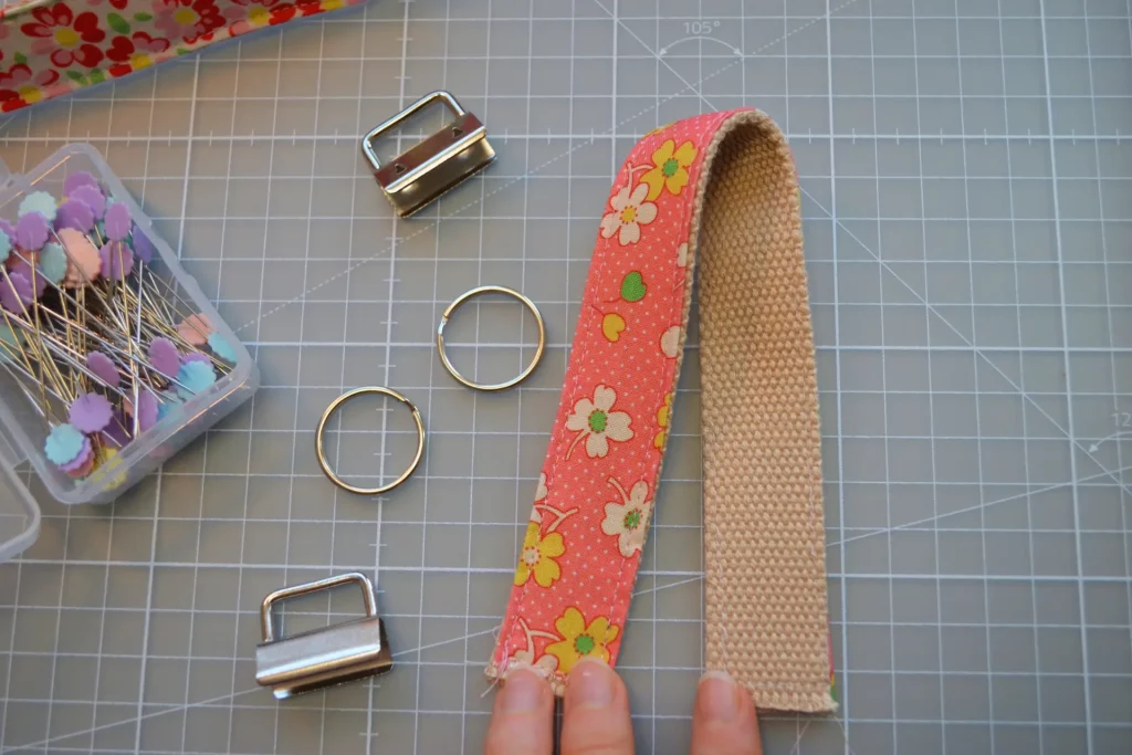 Wristlet-avaimenperä