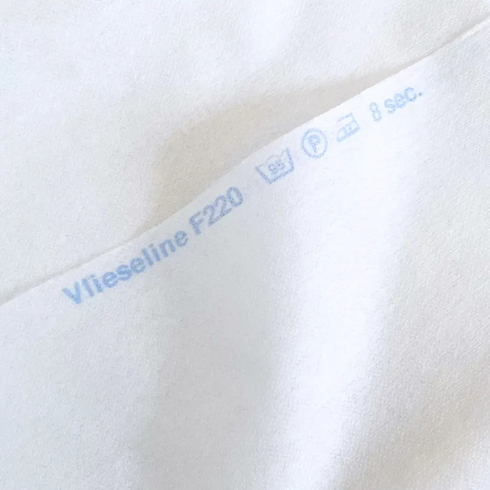 Vlieseline F 220 tukikangas, valkoinen