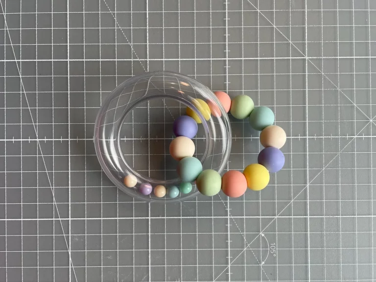 Purulelu silikonihelmistä